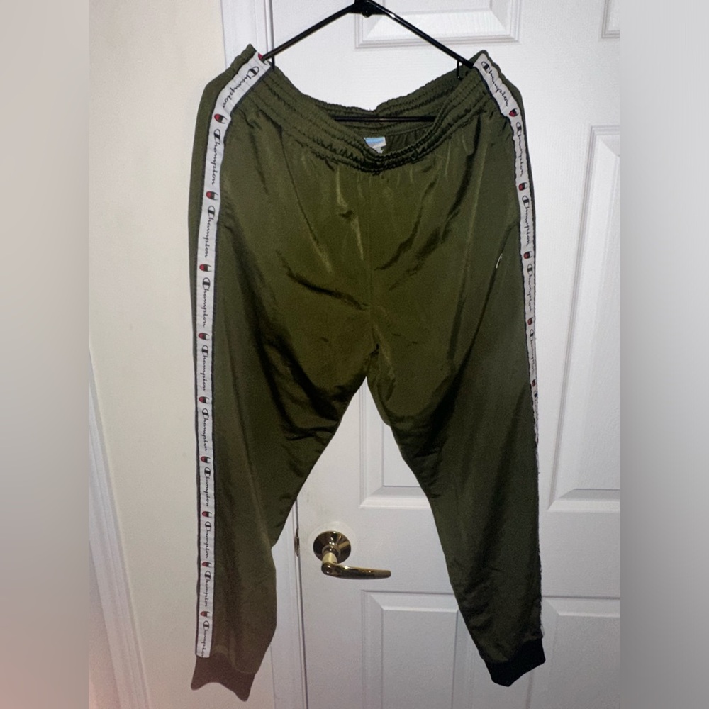 Men’s Champion green sweat pants large